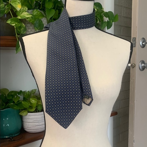 Dockers Khakis Vintage Silk tie EUC Navy with Tan pattern 58" x 4" - Picture 1 of 8